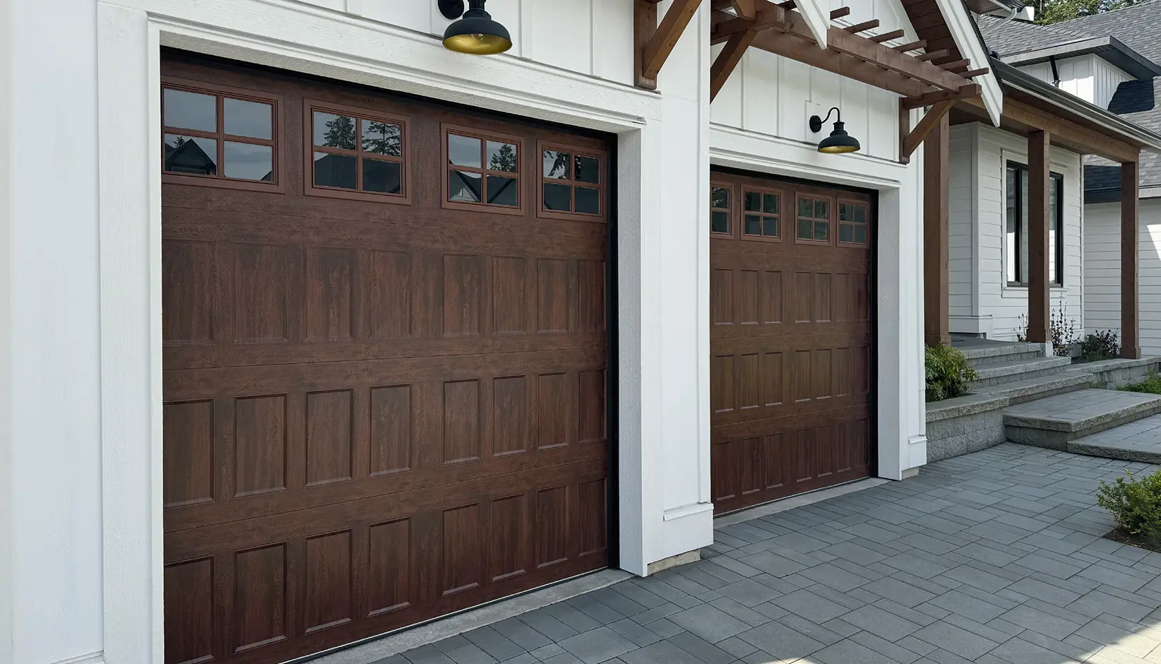Bridgeport Steel garage door in Medium Finish