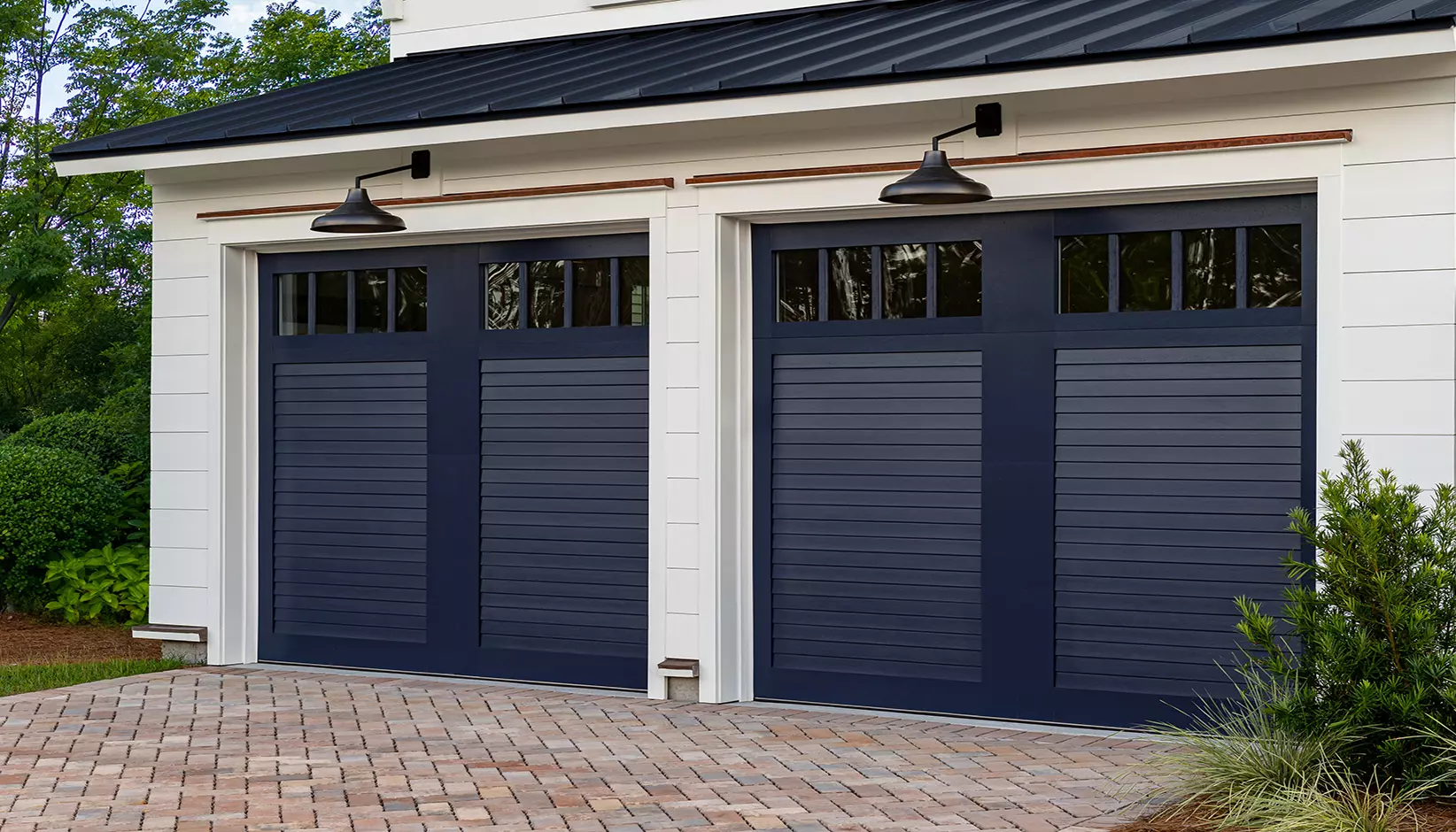 Canyon Ridge® Louver in Design 52 with REC14 windows in Sherwin-Williams Charcoal Blue