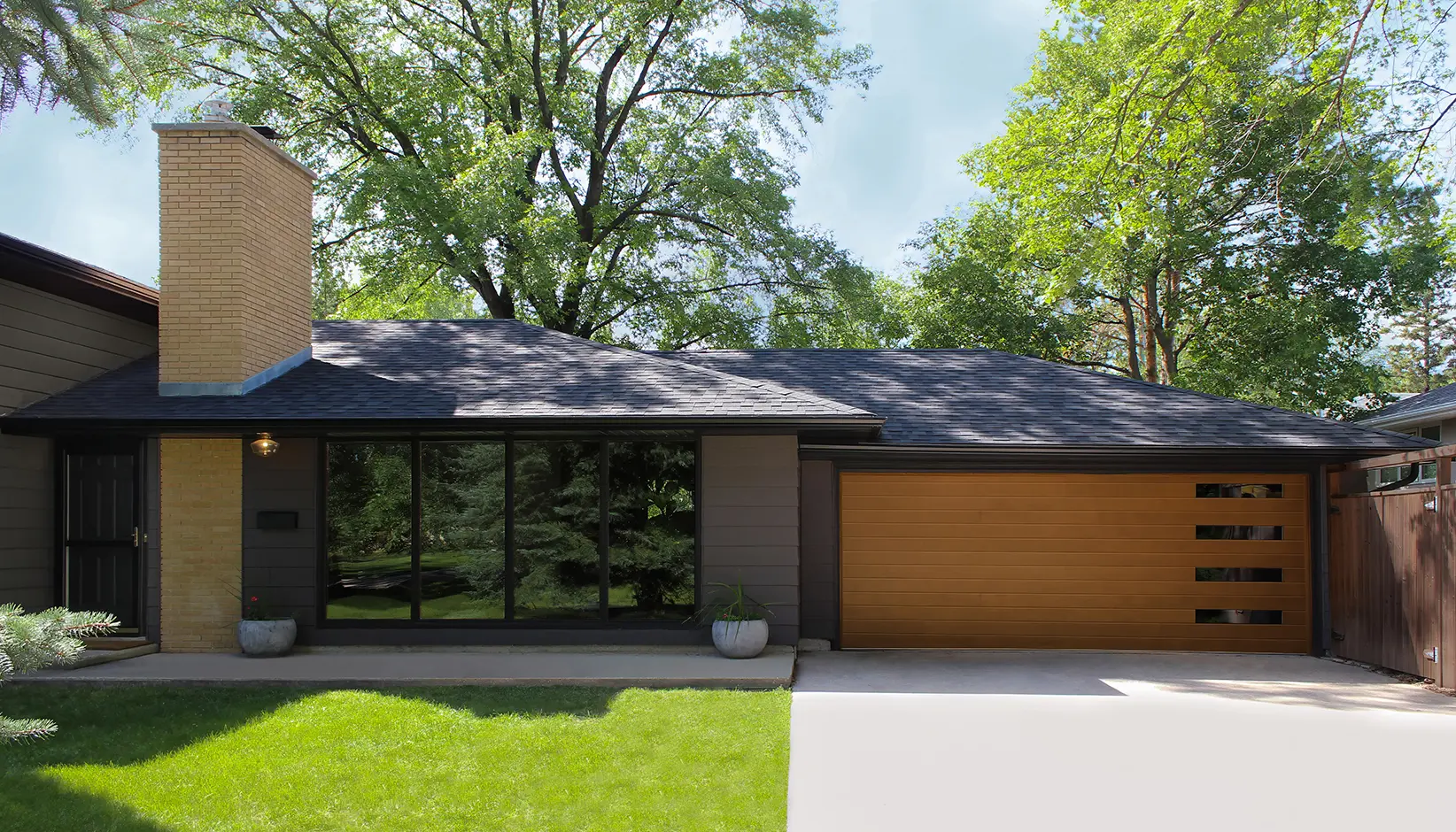 Canyon Ridge Modern garage door