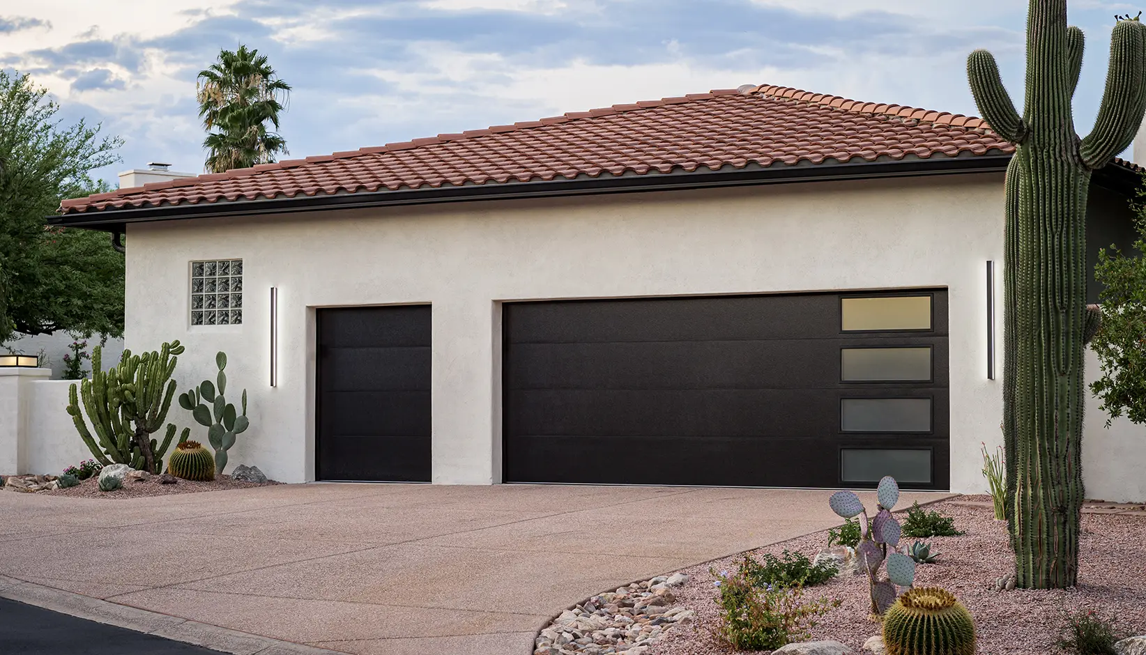 ModernSteel-Lustra-Black-Plain-Long Modern Steel black