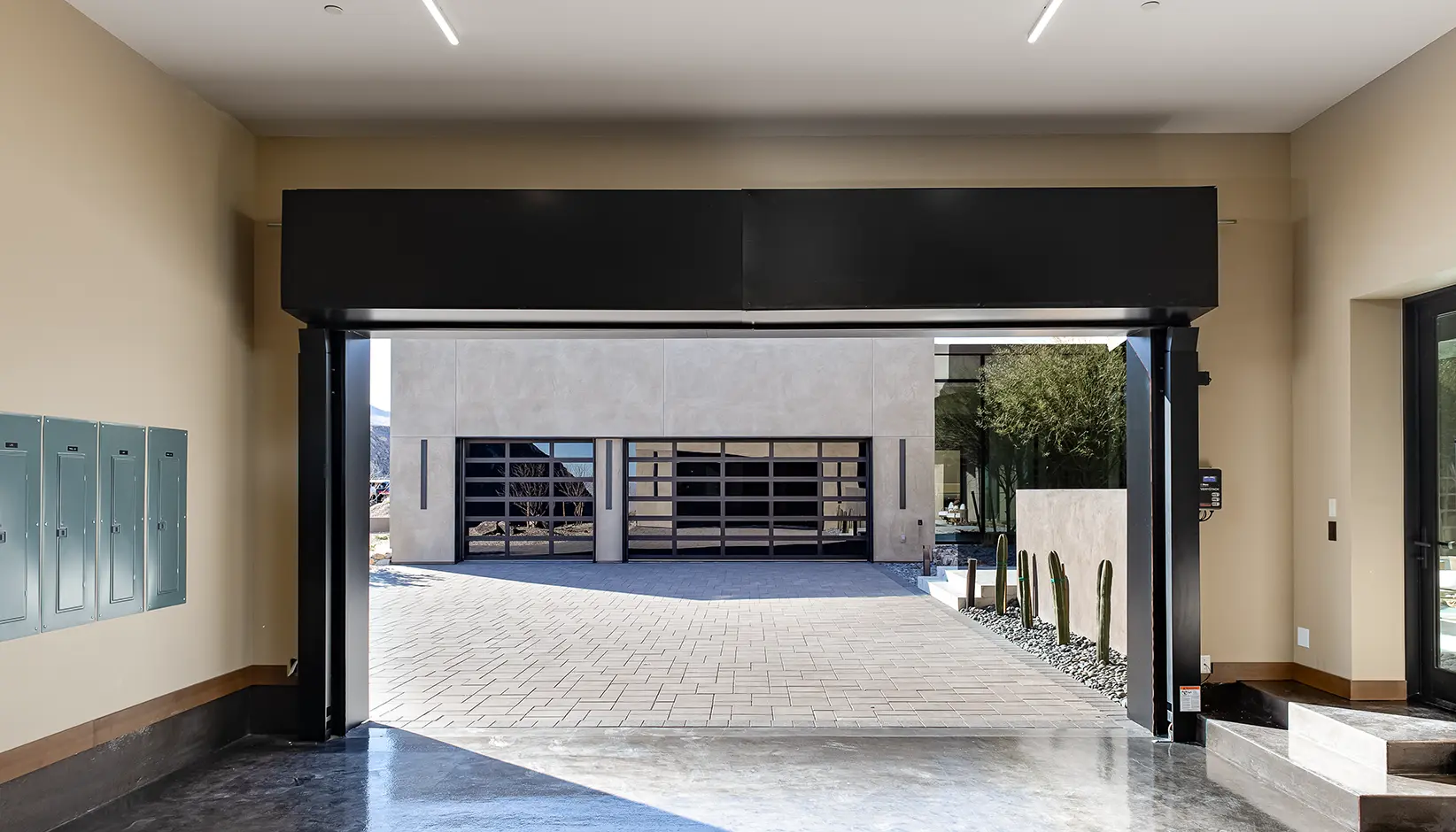 VertiStack Avante Interior